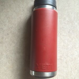 Yeti harvest red 26 oz water bottle with chug cap